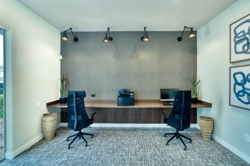 Executive business center wi-fi lounge